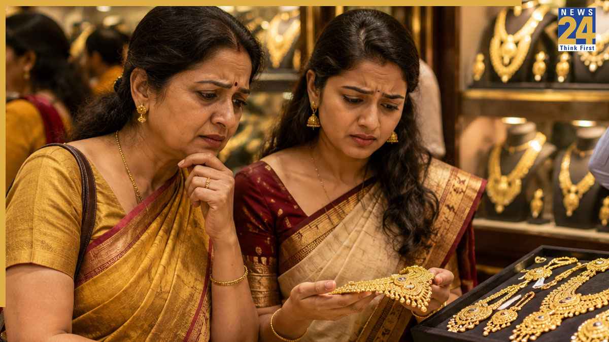 Gold Silver New Rule: सोना-चांदी खरीदने वालों को झटका, सरकार ने फिर बढ़ाए बेस इम्पोर्ट दाम; जानें अब क्या होगा असर