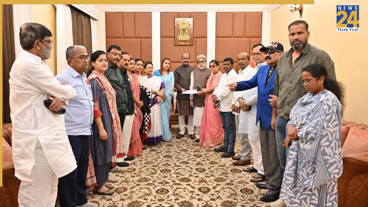 ओम बिरला से मिले TMC के बागी सांसद; काकोली घोष बोलीं- हमारे पास दो-तिहाई बहुमत, PM मोदी के नेतृत्व में करेंगे काम