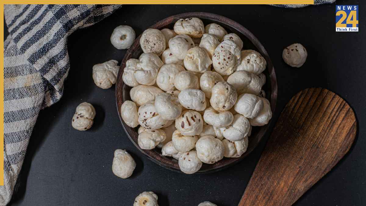 Makhana Side Effects: सेहत के लिए कैसे खतरा बन जाता है मखाना? इन 3 समस्याओं में खाने से पहले जरूर जान लें यह बात