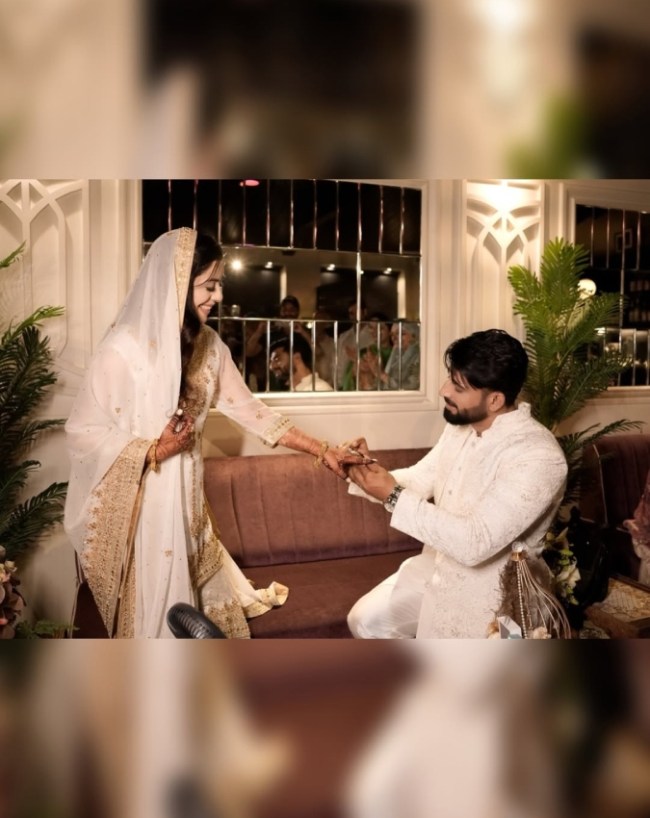 Nidhaa Bhatt, Mohsin Akhtar Mir-1-2-3-4-5-6-7