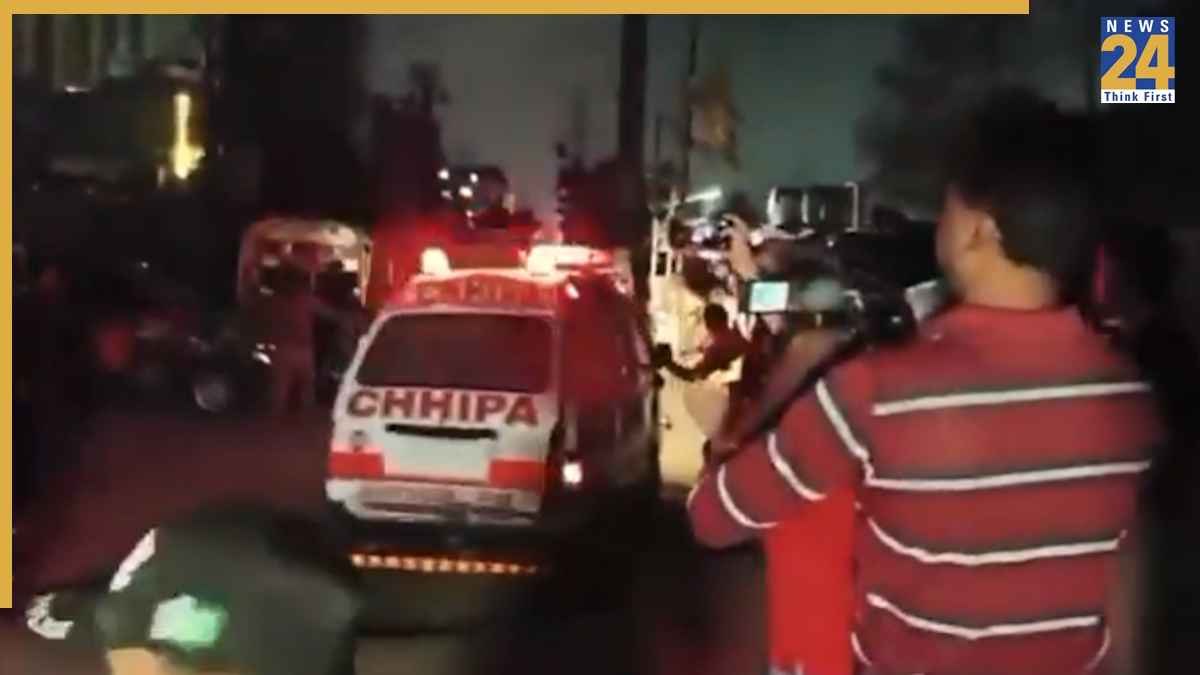 पाकिस्तान में जोरदार धमाके और गोलीबारी से मचा हड़कंप, सुरक्षा बल अलर्ट; 5 लोगों के मारे जाने की खबर