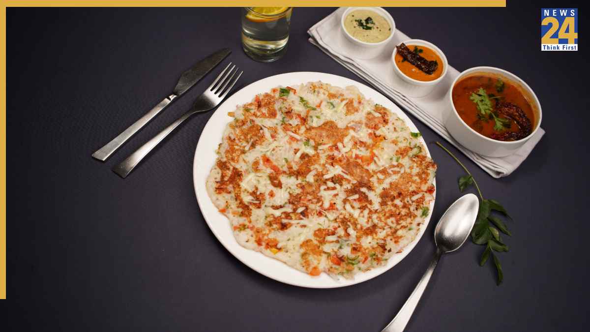Rava Onion Uttapam Recipe: घर पर मिनटों में तैयार करें स्वादिष्ट रवा अनियन उत्तपम, स्वाद ऐसा कि हर कोई मांगेगा दोबारा