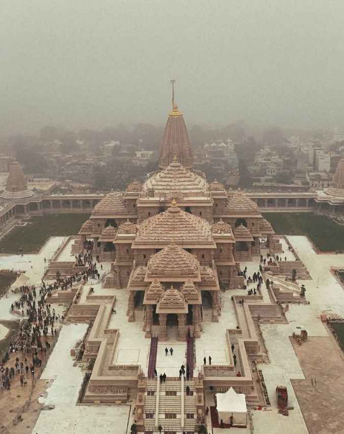 पुजारियों को मिलती हैं कई सुविधाएं