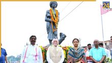 माननीय राज्यपाल श्री संतोष कुमार गंगवार एवं माननीय मुख्यमंत्री श्री हेमन्त सोरेन ने धरती आबा भगवान बिरसा मुंडा को दी भावपूर्ण श्रद्धांजलि.