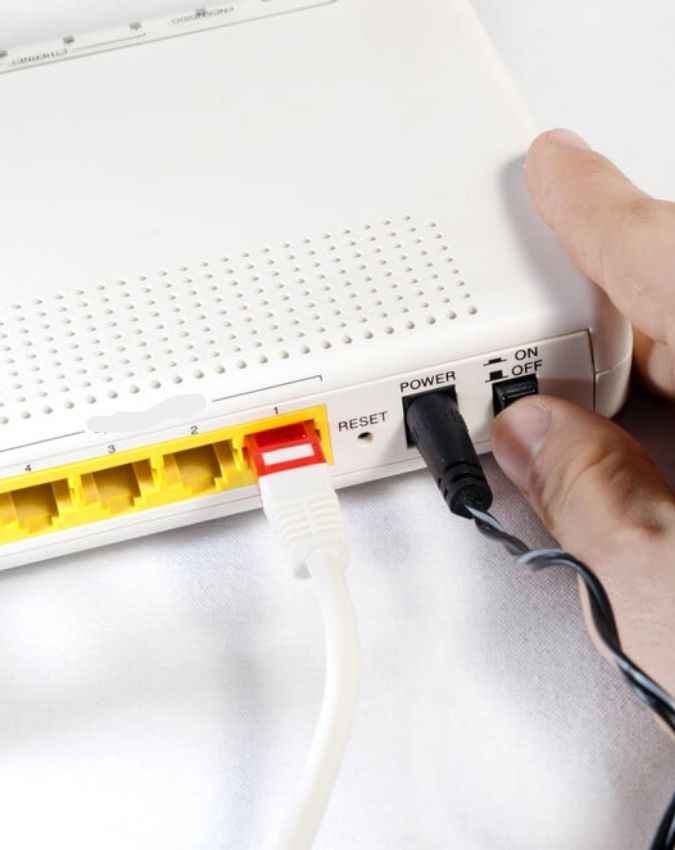 लंबे समय के लिए बाहर जा रहे हैं तो क्या करें?
