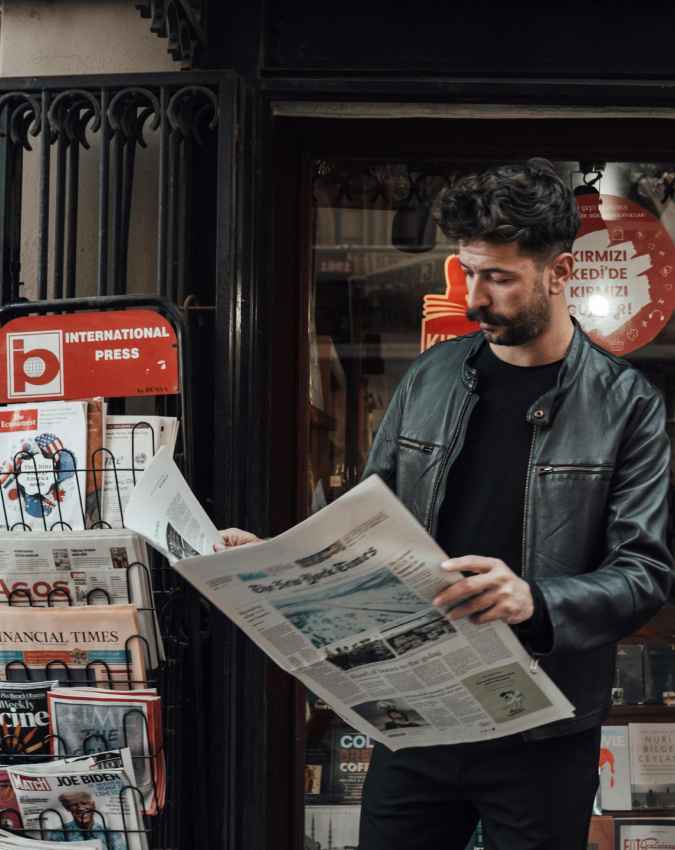 Gen Z को क्यों पसंद आ रही हैं Zines?