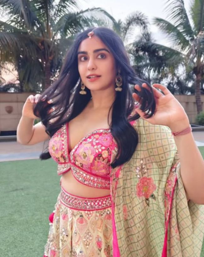 adah sharma living in sushant singh rajput flat-1-2-3