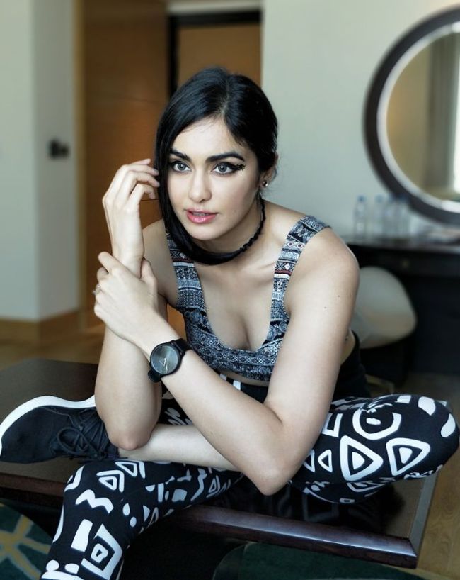 adah sharma living in sushant singh rajput flat-1-2-3-4-5