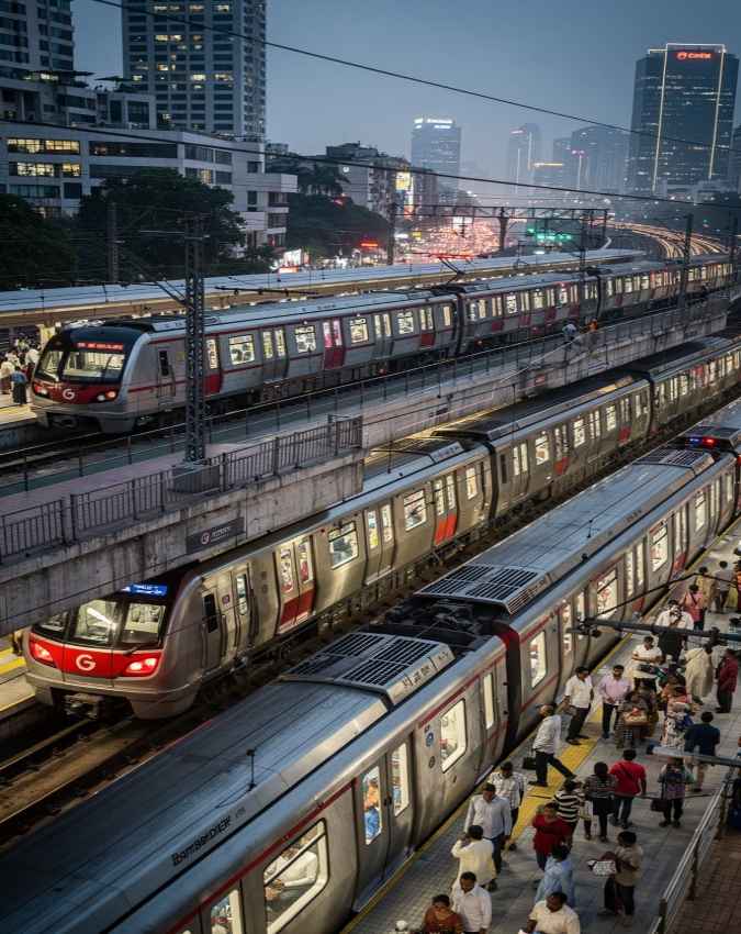 छह मेट्रो स्टेशनों पर चल रहा एस्केलेटर की मरम्मत का काम 
