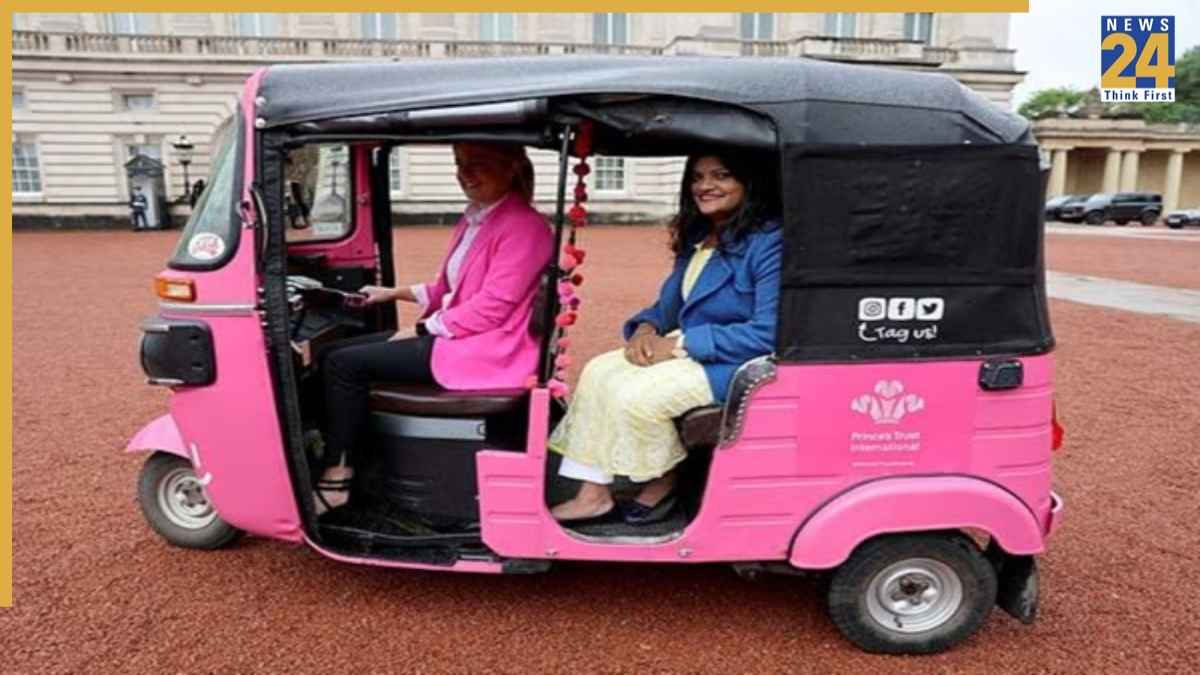 e auto delhi