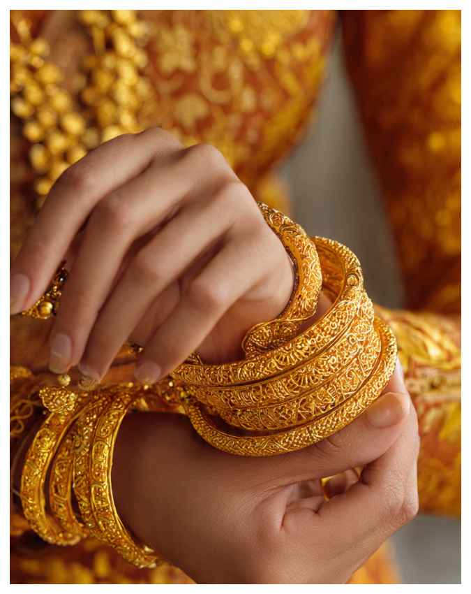 क्यों आई सोने-चांदी में इतनी बड़ी गिरावट? जानिए एक्सपर्ट्स की राय