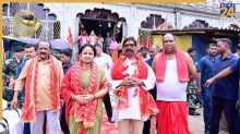 मुख्यमंत्री हेमन्त सोरेन अपनी धर्मपत्नी विधायक कल्पना सोरेन संग तमाड़ स्थित दिउड़ी मंदिर पहुंचे