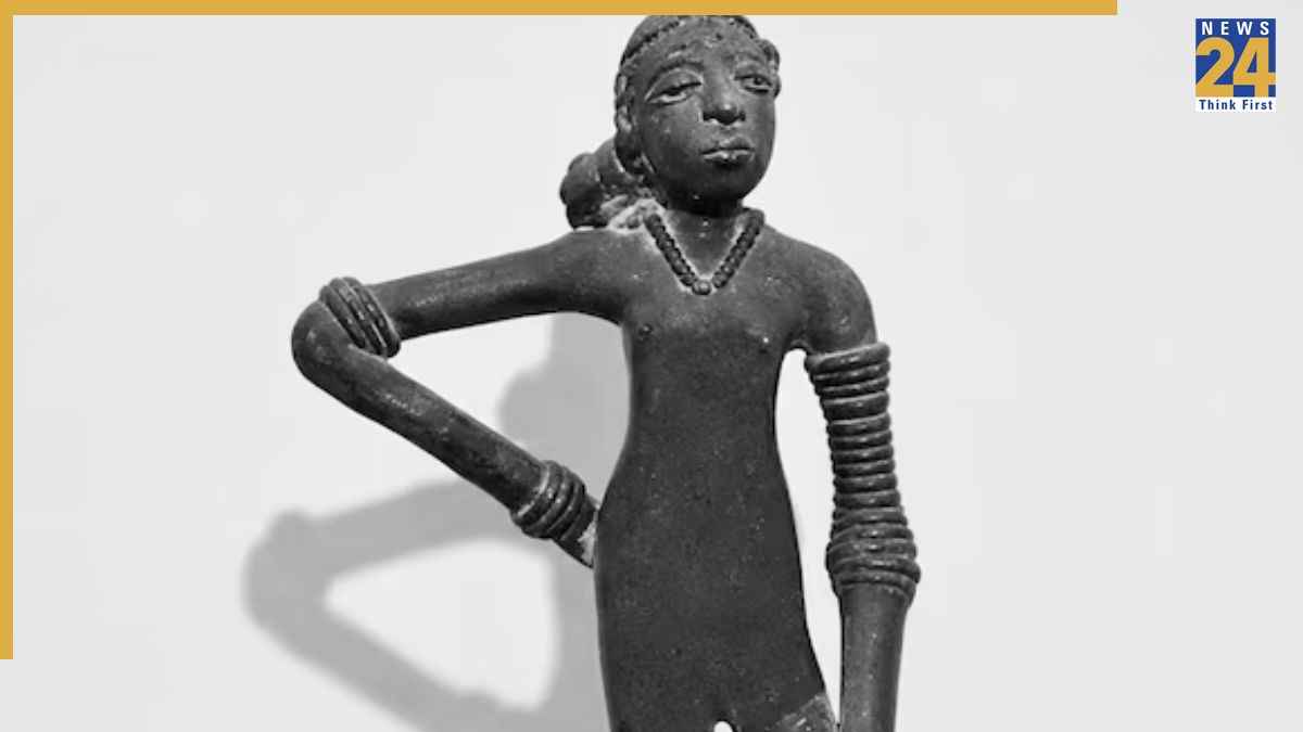 NCERT की नई किताब में ‘डांसिंग गर्ल’ की बदली तस्वीर पर विवाद, अब एनसीआरटी ने लिया यू-टर्न