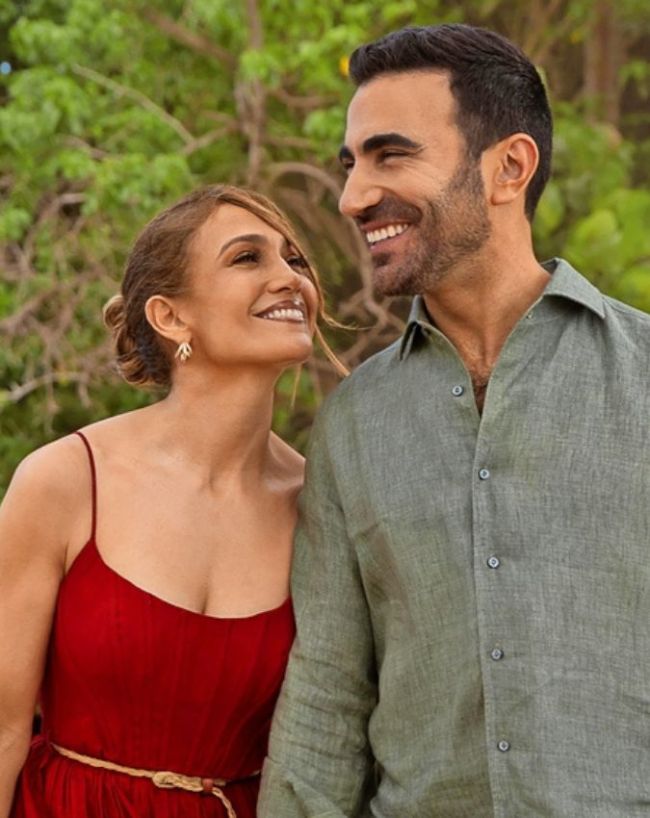 Netflix trending movie office romance-1-2-3-4-5