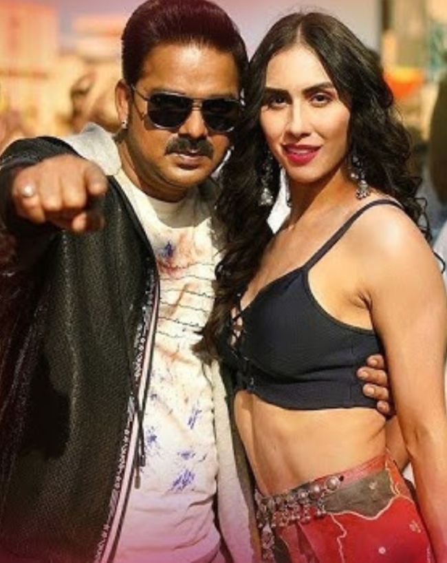 pawan singh lauren Gottlieb song-1-2-3