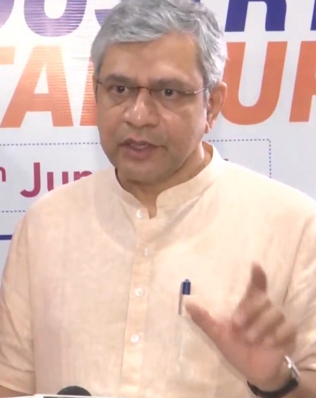 Delhi Patna Bullet Train, Delhi to Patna just five hours, delhi Varanasi bullet train, railway minister Ashwini Vaishnaw, railway minister big announcement, Indian railway-1-2-3