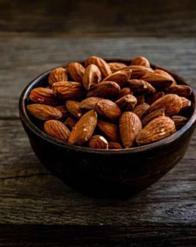 ज्यादा नमक वाले रोस्टेड बादाम न खाएं