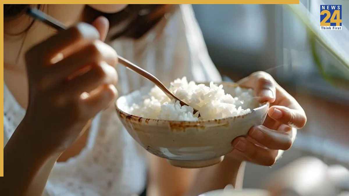 रात को कौन-सी चीजें नहीं खानी चाहिए? आचार्य बालकृष्ण ने बताया किन फूड्स से पेट को होता है नुकसान