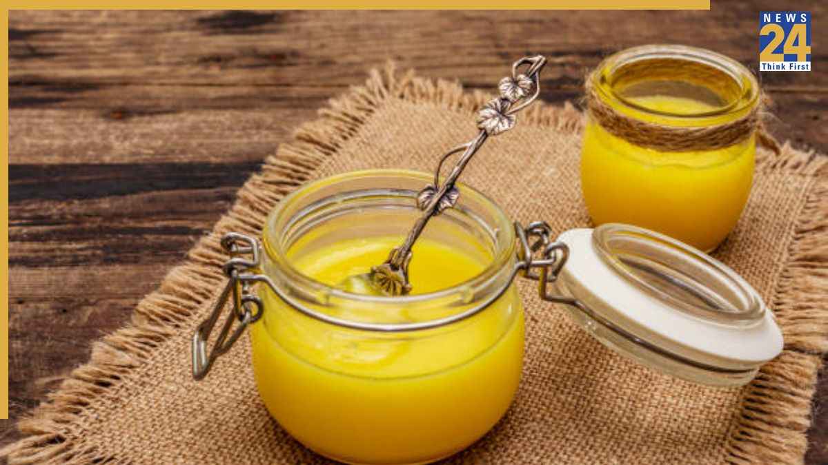 घी को पानी में डालकर पीने से क्या होगा? न्यूट्रिशनिस्ट से जानें शरीर में होने वाले बदलाव