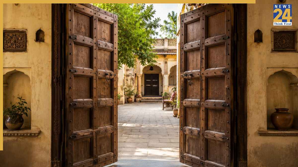 आखिर पुराने मकानों में दो पल्लों वाले दरवाजे ही क्यों होते थे? जानिए इनकी दिलचस्प राज