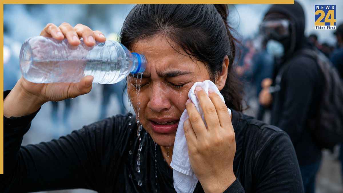 प्रोटेस्ट में आंखों में चली गई Tear gas? आई एक्सपर्ट से जानिए कैसे रखें ख्याल