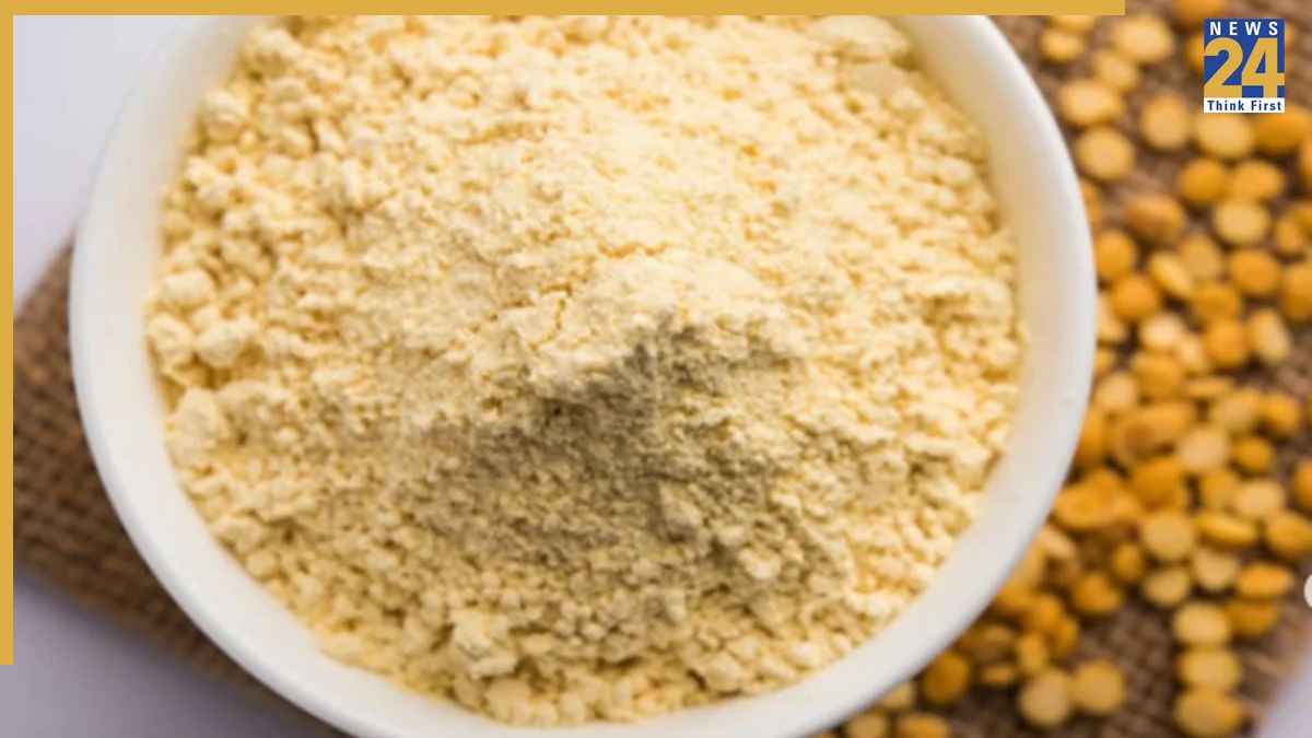 आटे में कीड़े लगने की समस्या होगी दूर, अपनाएं ये आसान किचन हैक्स