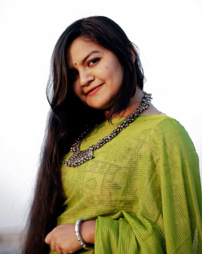 best jewellery for green outfits-1-2