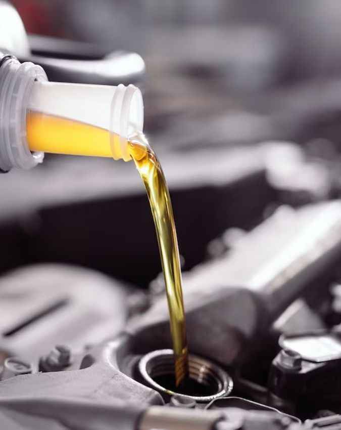कम चलने वाली कार में कब बदलें इंजन ऑयल?