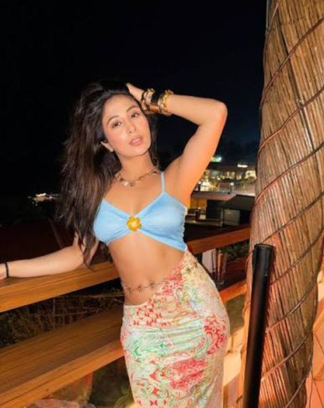 akanksha chamola bisexual-1-2-3-4-5