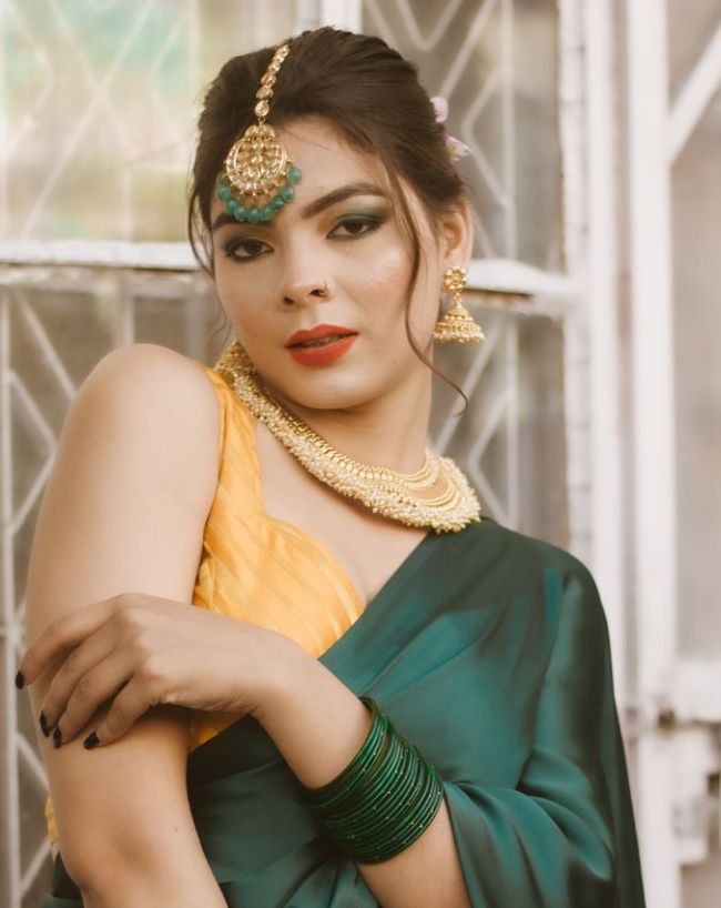 best jewellery for green outfits-1-2-3-4-5
