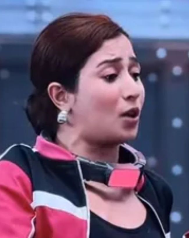 akanksha chamola bisexual-1-2-3-4-5-6