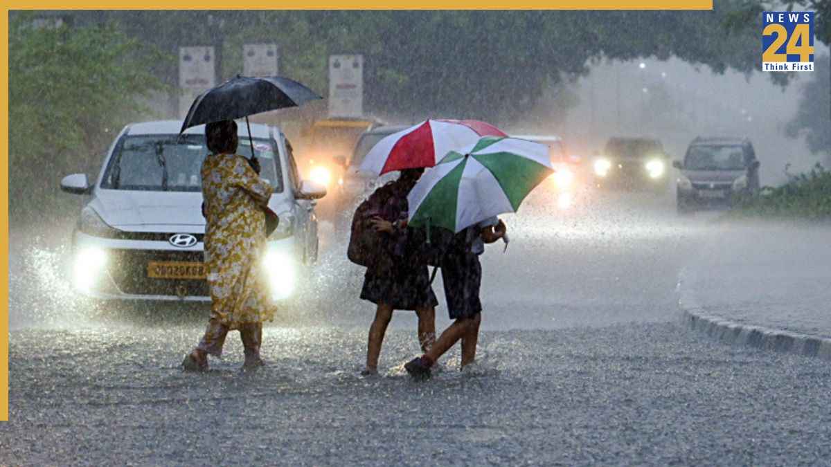 22 जुलाई को दिल्ली, गुजरात में भारी बारिश के आसार, जानें- आपके शहर में कैसा रहेगा मौसम