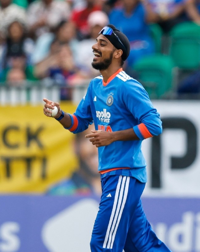 Axar Patel and Arshdeep Singh-1-2-3-4