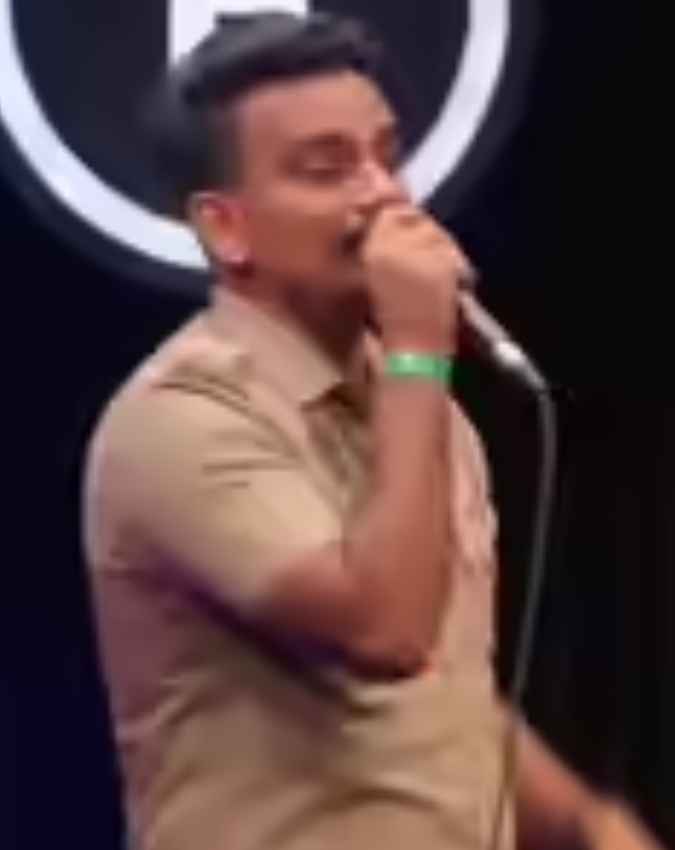 लेखक भी हैं कपिल