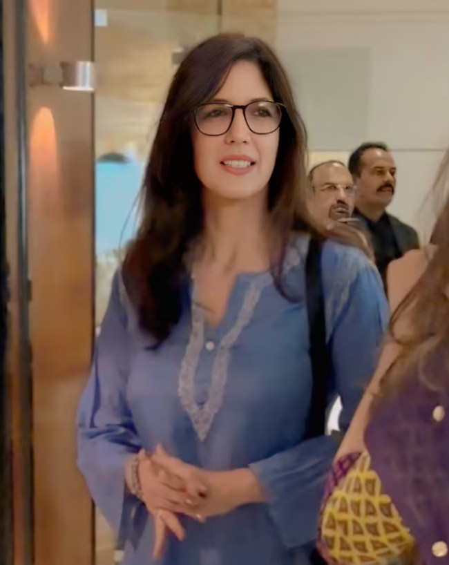 Gauri Spratt, aamir khan-1-2-3-4