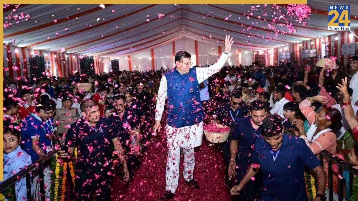 आईडीपीएल मैदान बना जनसैलाब का साक्षी, मुख्यमंत्री धामी के स्वागत में उमड़ा अभूतपूर्व जनसमर्थन