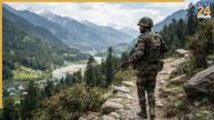 J&K : рдХреБрд▓рдЧрд╛рдо рдореЗрдВ рдЖрддрдВрдХрд┐рдпреЛрдВ рдиреЗ 2 рдЧреИрд░-рдХрд╢реНрдореАрд░реА рдордЬрджреВрд░реЛрдВ рдХреЛ рдорд╛рд░реА рдЧреЛрд▓реА, рдПрдХ рдХреА рдореМрдд; рджреВрд╕рд░рд╛ рдЬрдЦреНрдореА