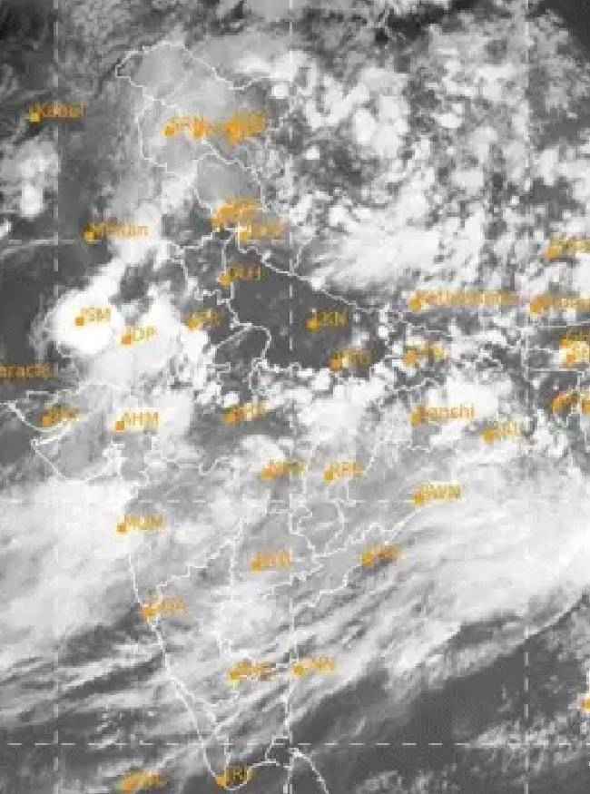 आज 12 राज्यों में बारिश-तूफान की चेतावनी