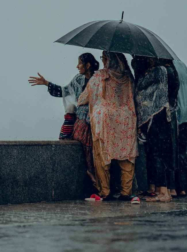 मुंबई में आज भारी बारिश का रेड अलर्ट