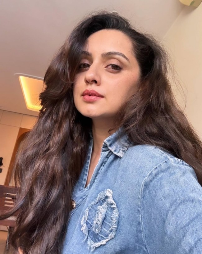 Shruti Marathe-1-2-3-4-5-6