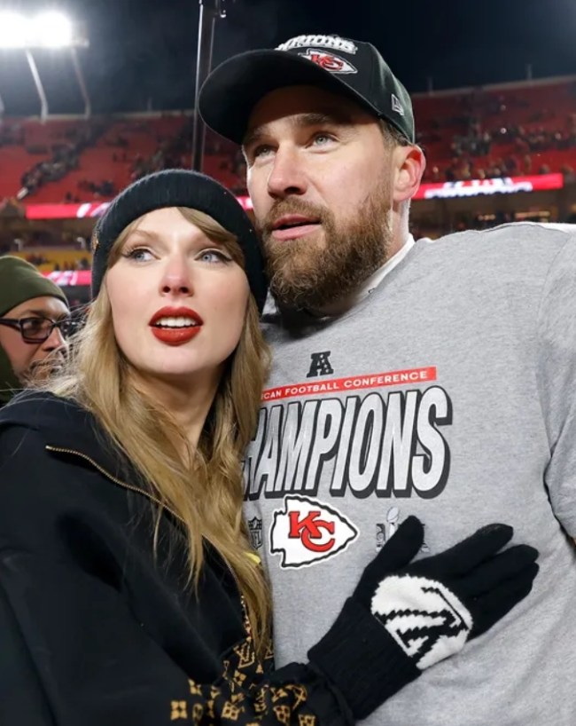 Taylor Swift, Travis Kelce-1-2-3-4