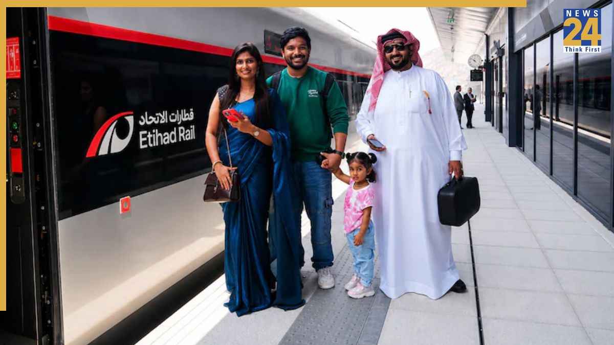 UAE में शुरू हुई पहली पैसेंजर ट्रेन Etihad Rail, रूट से लेकर टिकट की कीमत तक… जानिए पूरी डिटेल