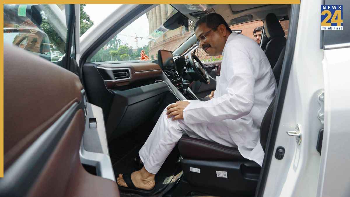 'मैं स्ट्रीट फाइटर हूं…', शिक्षा मंत्री का पद छोड़ने के बाद धर्मेंद्र प्रधान का पहला बयान