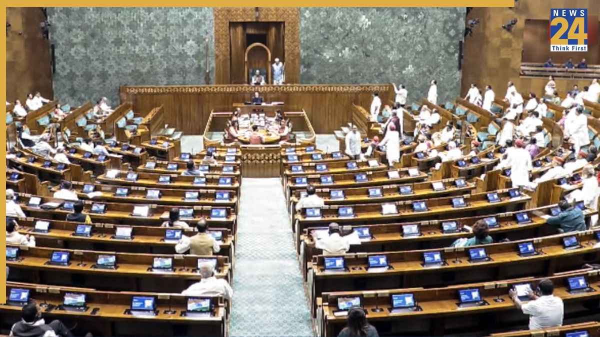 विपक्ष के हंगामे के बीच लोकसभा से पारित हुआ एंटी पेपर लीक बिल
