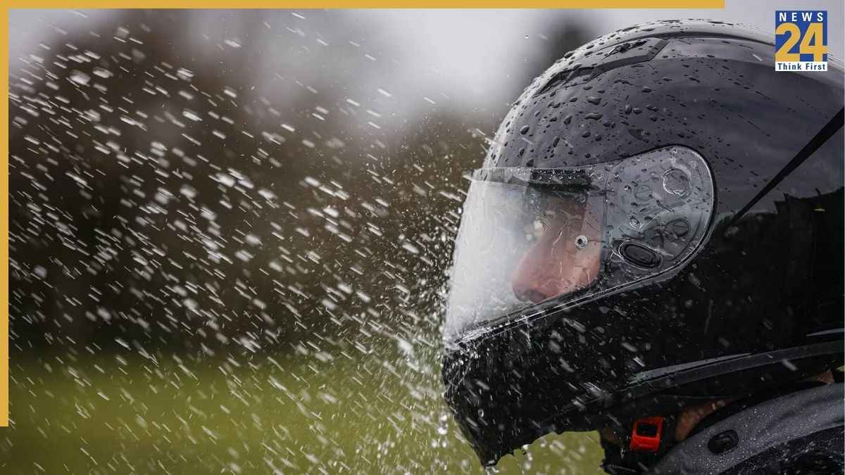 helmet (2) helmet (2)