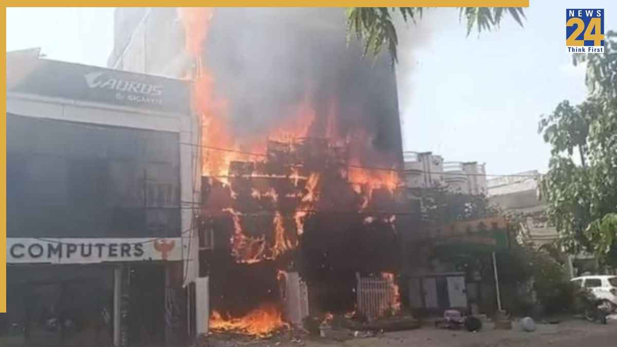 लखनऊ अग्निकांड की SIT रिपोर्ट तैयार, अब 6 IAS और 7 PCS अफसरों पर गिरेगी गाज!