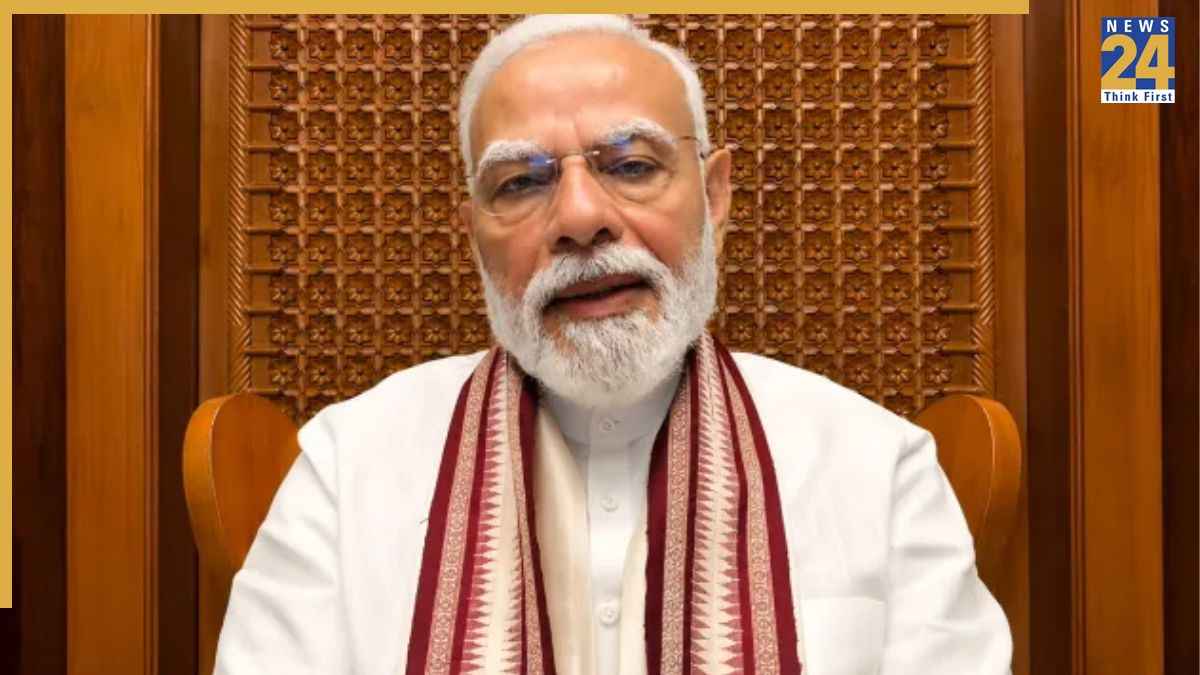 जंतर-मंतर पर युवती ने की थी PM मोदी पर अभद्र टिप्पणी, यूपी में दर्ज हुई FIR