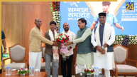 मुख्यमंत्री डॉ. मोहन ने किया इंटरनेशनल क्रिकेटर क्रांति गौड़ का सम्मान, कहा- हमारी बेटियां किसी से कम नहीं