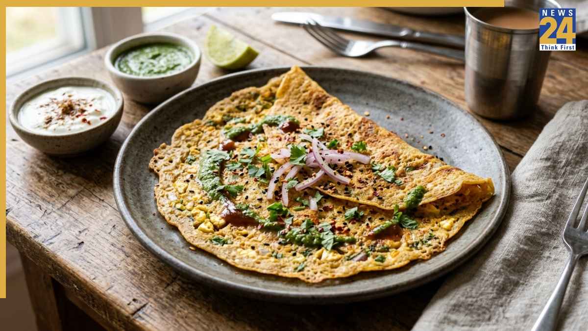Breakfast Recipe: नाश्ते को बनाएं हेल्दी और स्वादिष्ट, तैयार करें प्रोटीन से भरपूर बेसन-पनीर स्टफ्ड चीला