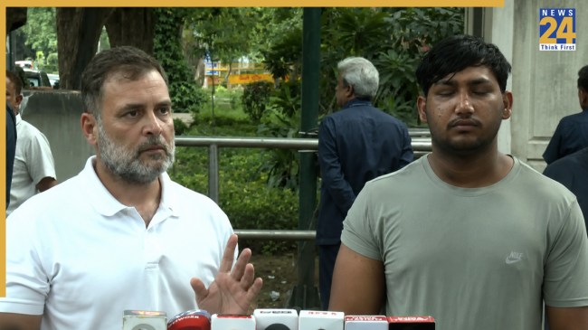 Rahul Gandhi Pellet Gun Claim, Jantar Mantar Student Protest Victim